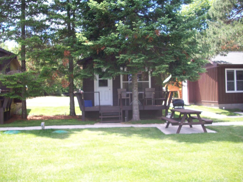 Lakewoods Cottage Oxtongue Lake Rum bild